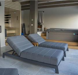 5 bedroom villa with heated pool near Momjan, Istria, sleep 12